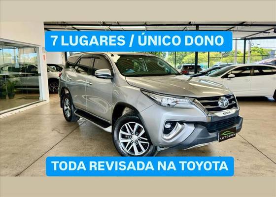 TOYOTA HILUX SW4 2.8 SRX 4X4 7 LUGARES 16V TURBO INTERCOOLER DIESEL 4P AUTOMÁTICO TOYOTA HILUX SW4 2.8 SRX 4X4 7 LUGARES 16V TURBO INTERCOOLER DIESEL 4P AUTOMÁTICO